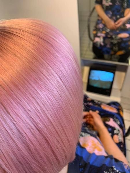 Pink hair colour at the klinik 